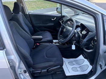Used Honda Jazz 2012 for sale - 79107457: Photo