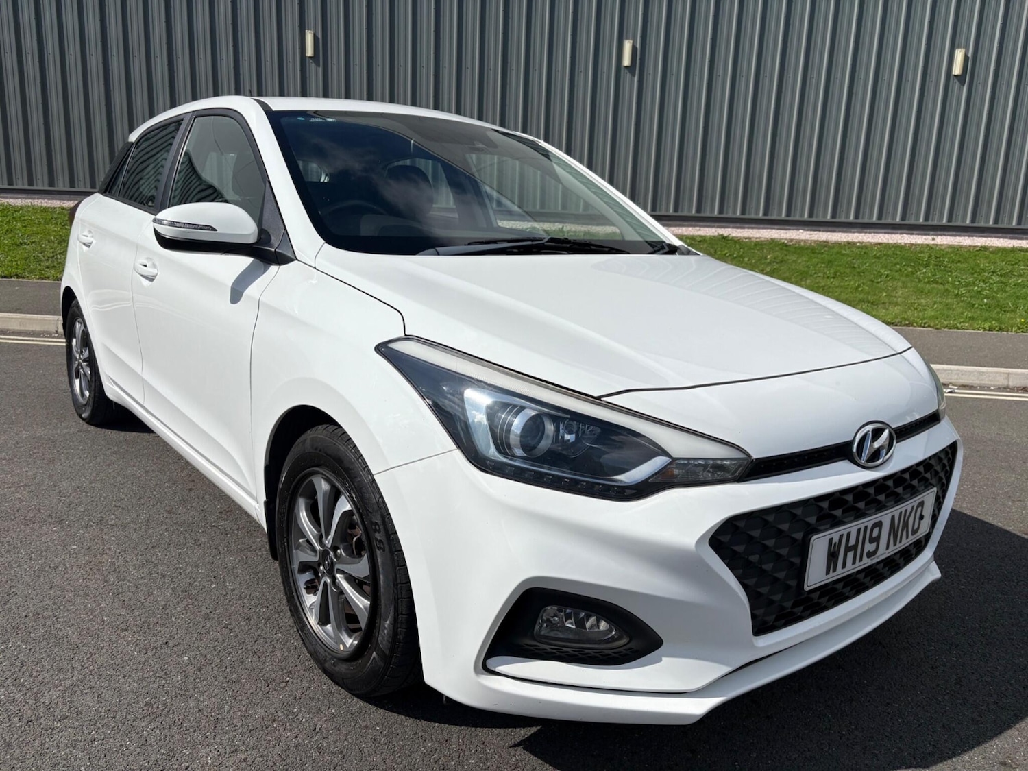 Used Hyundai i20 2019 for sale - 77330463: Photo 19