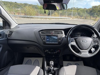 Used Hyundai i20 2019 for sale - 77330463: Photo