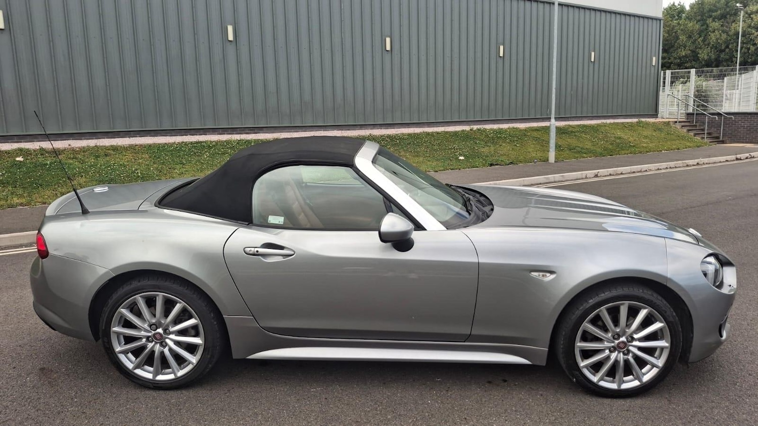 Used Fiat 124 Spider 2018 for sale - 76866347: Photo 2