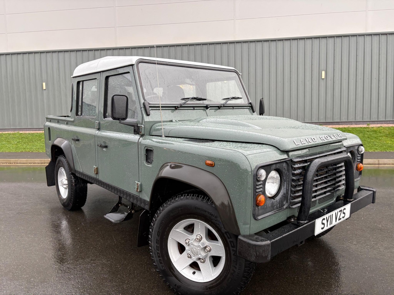 Used Land Rover Defender 2011 for sale - 77267295: Photo 1