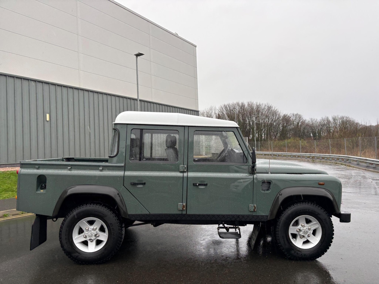 Used Land Rover Defender 2011 for sale - 77267295: Photo 3