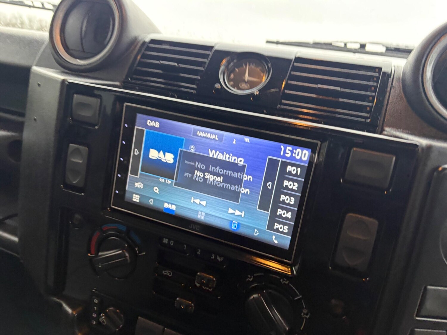 Used Land Rover Defender 2011 for sale - 77267295: Photo 31