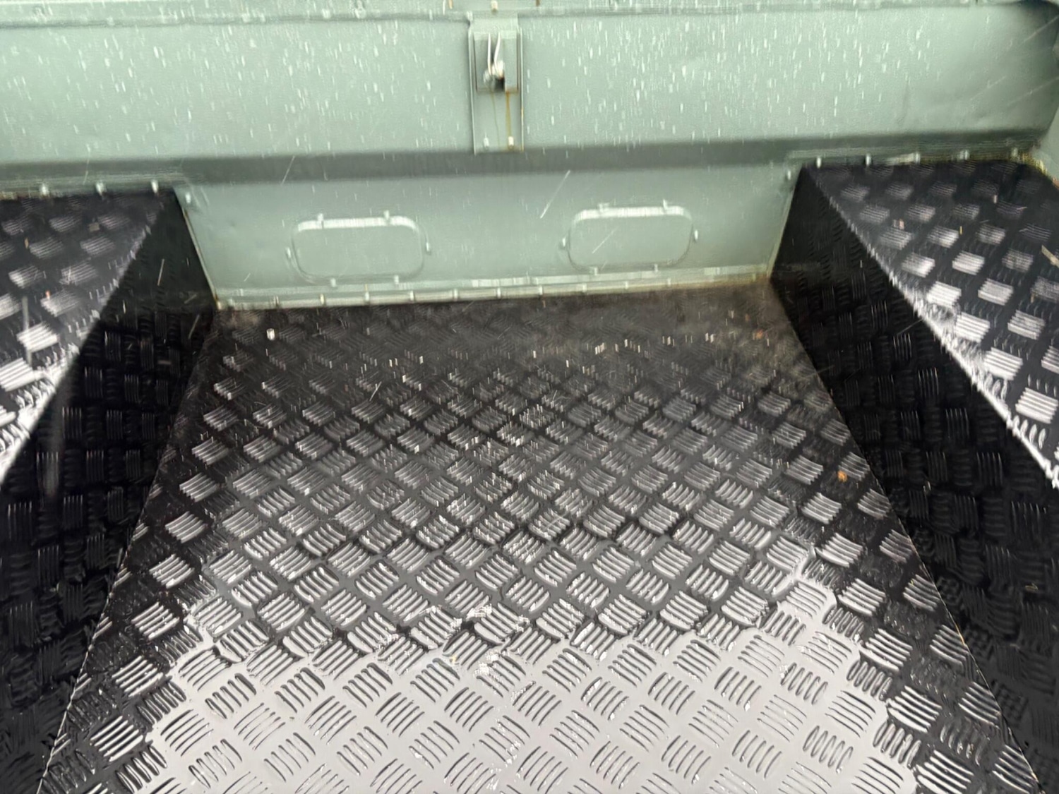 Used Land Rover Defender 2011 for sale - 77267295: Photo 4