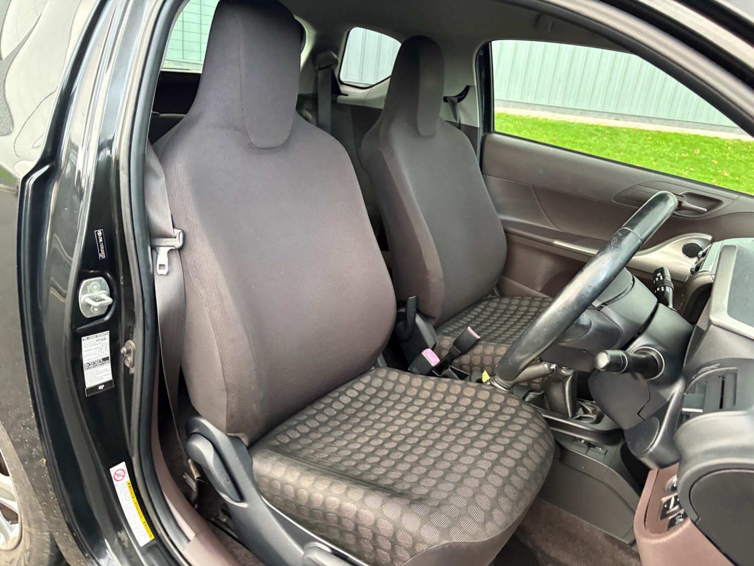 Used Toyota IQ 2009 for sale - 77163468: Photo 2