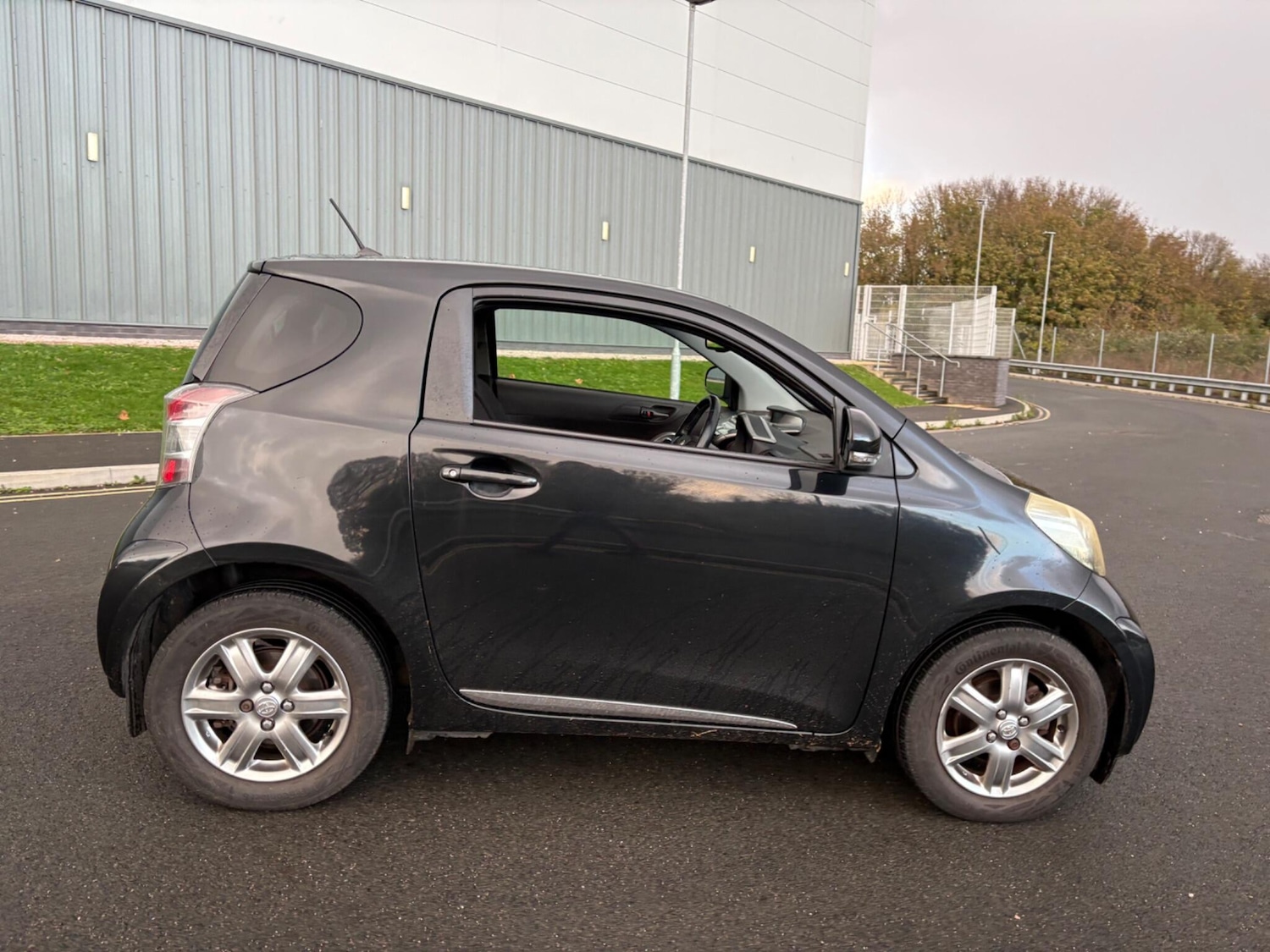 Used Toyota IQ 2009 for sale - 77163468: Photo 4
