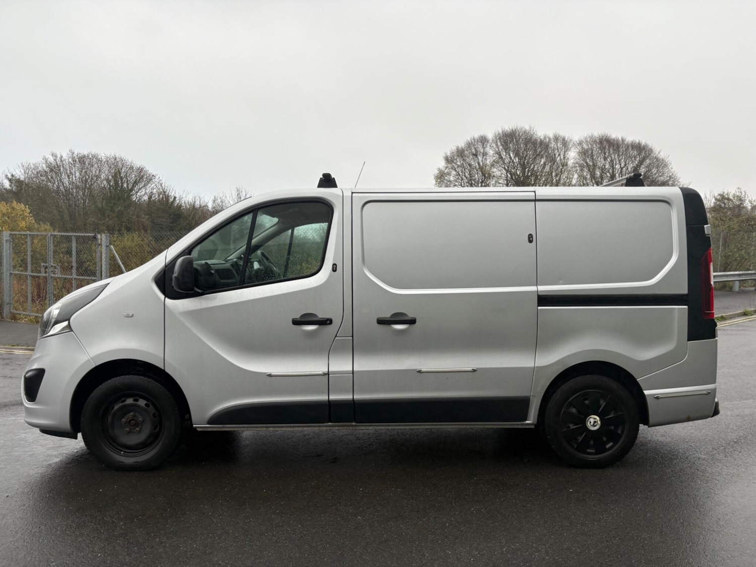 Used Vauxhall Vivaro 2018 for sale - 77455824: Photo 3