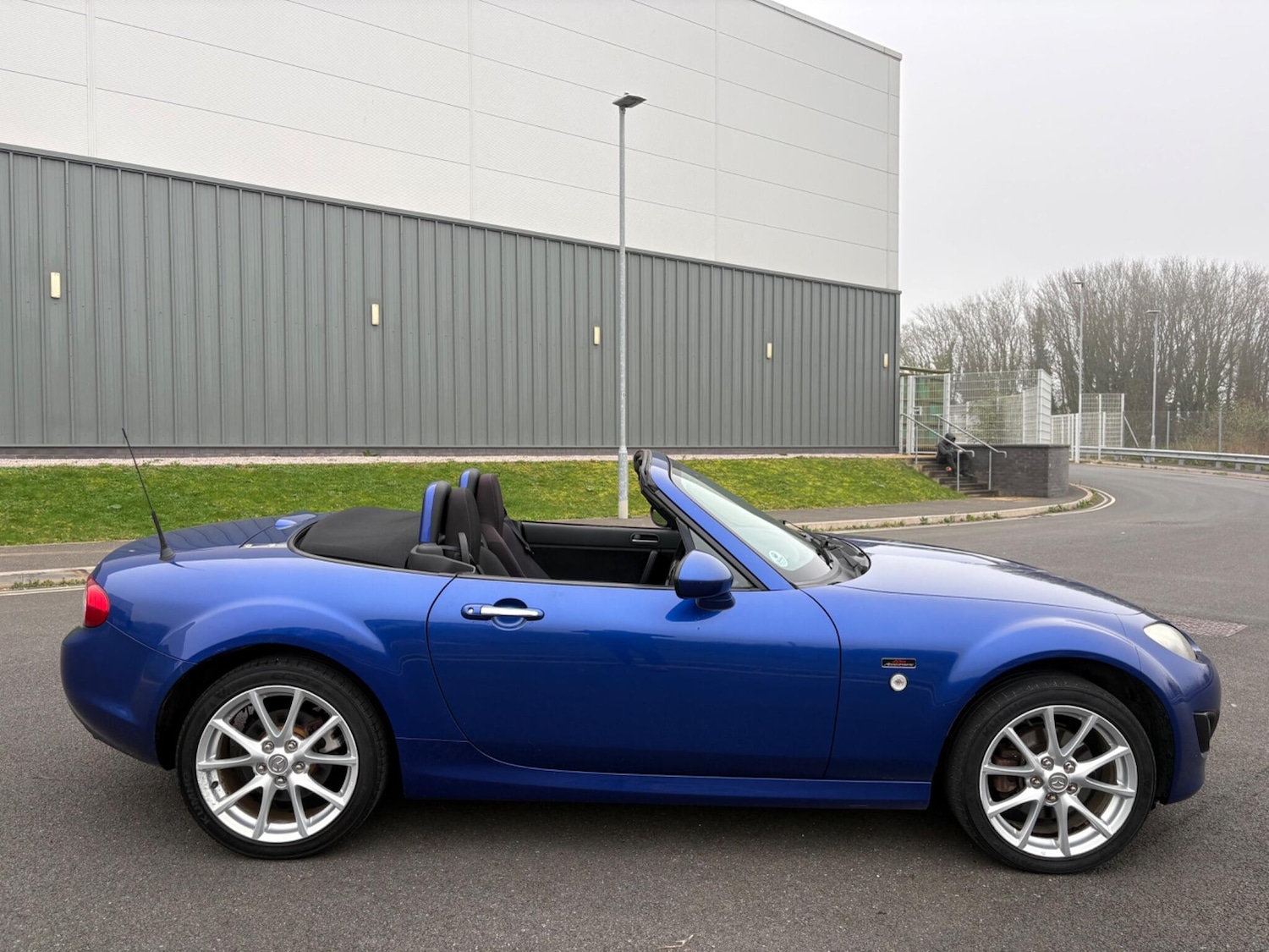 Used Mazda MX-5 2010 for sale - 77939885: Photo 6