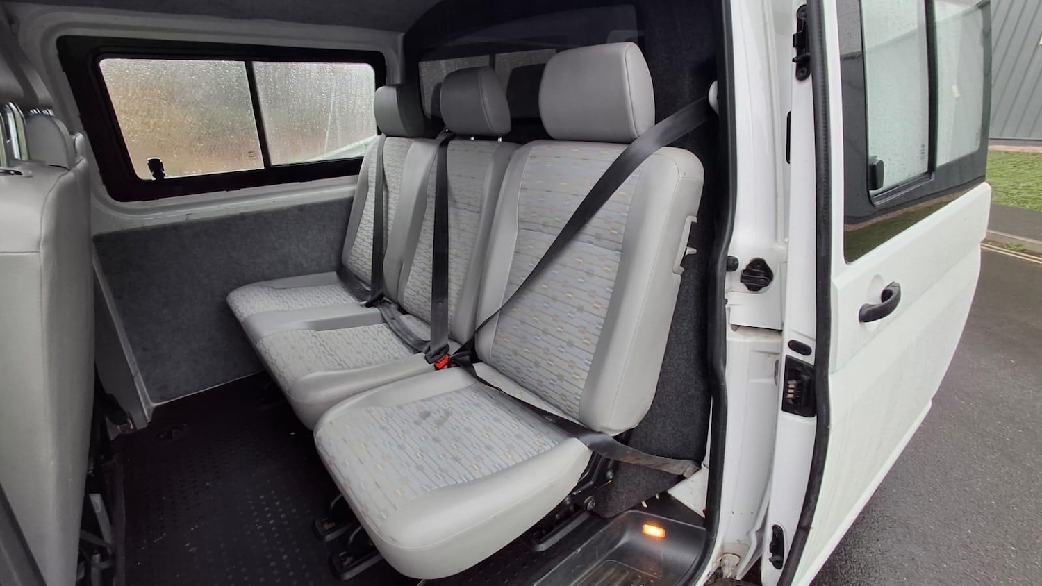 Used Volkswagen Transporter 2012 for sale - 76976427: Photo 3