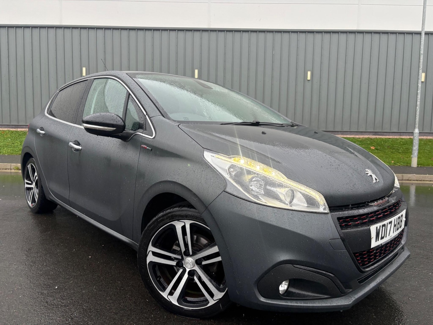 Used Peugeot 208 2017 for sale - 76866129: Photo 1