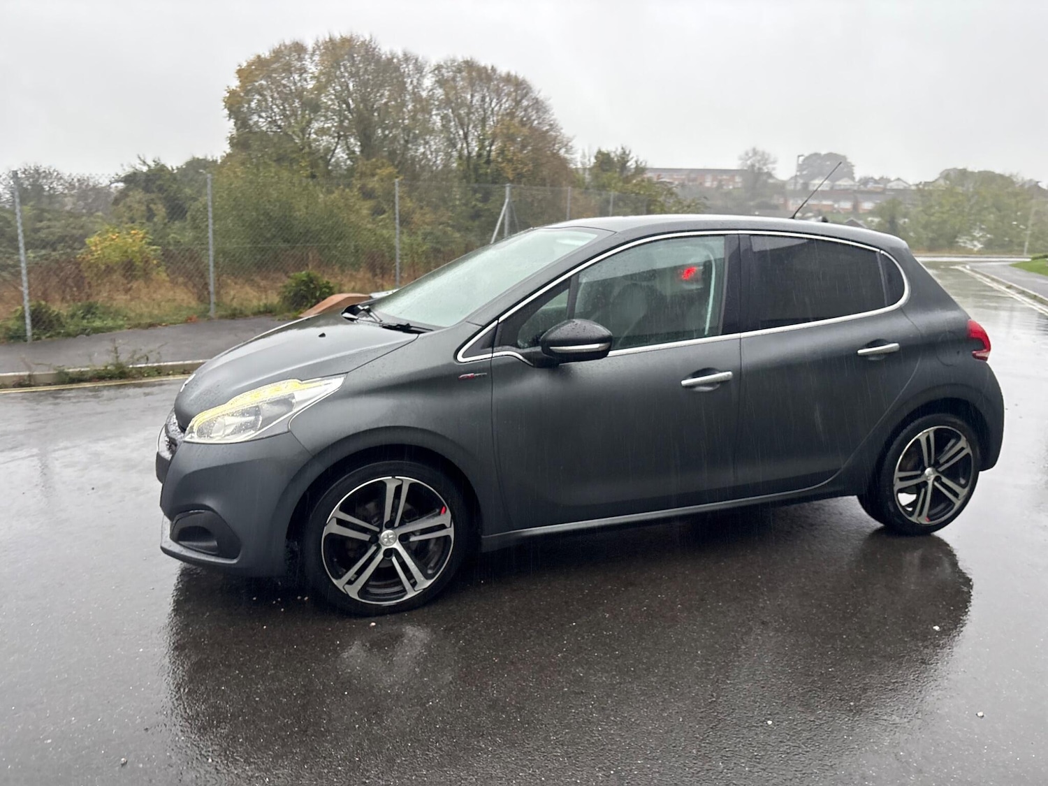 Used Peugeot 208 2017 for sale - 76866129: Photo 18