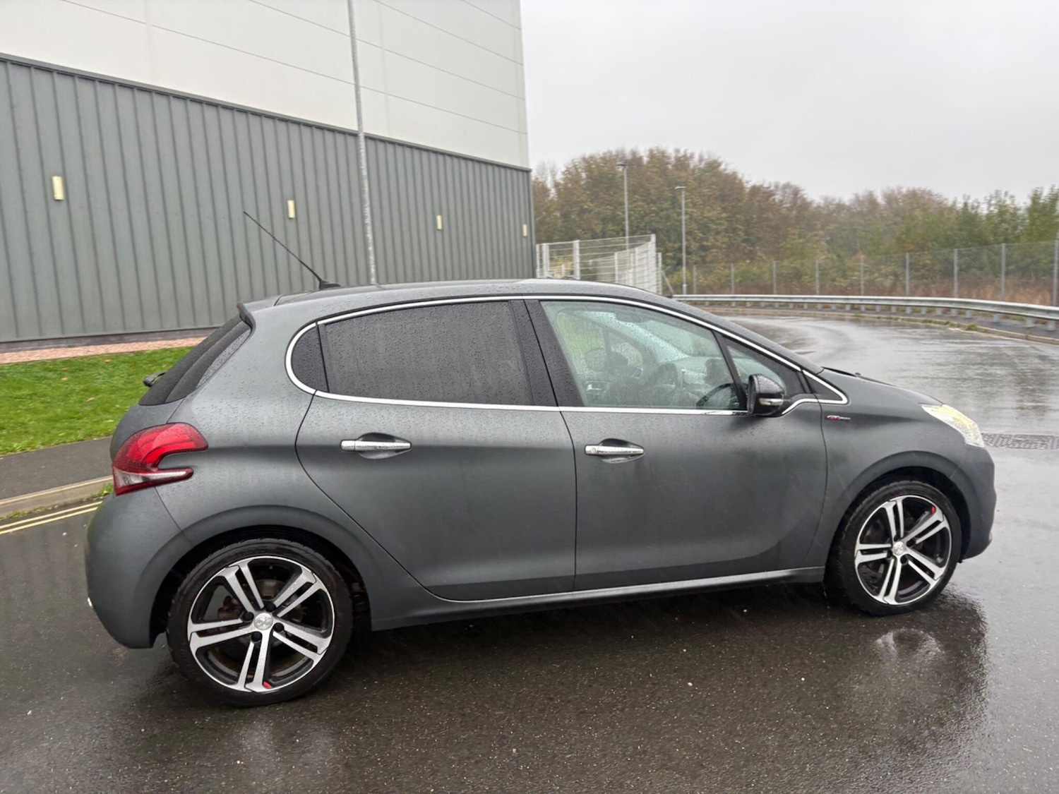 Used Peugeot 208 2017 for sale - 76866129: Photo 44