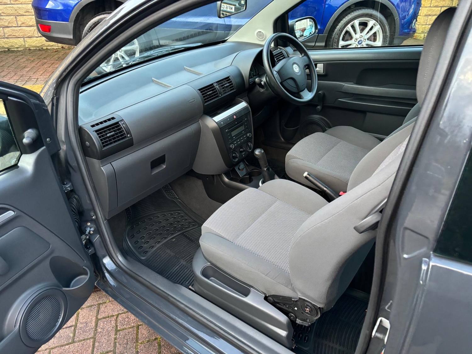 Used Volkswagen Fox 2011 for sale - 76989885: Photo 21