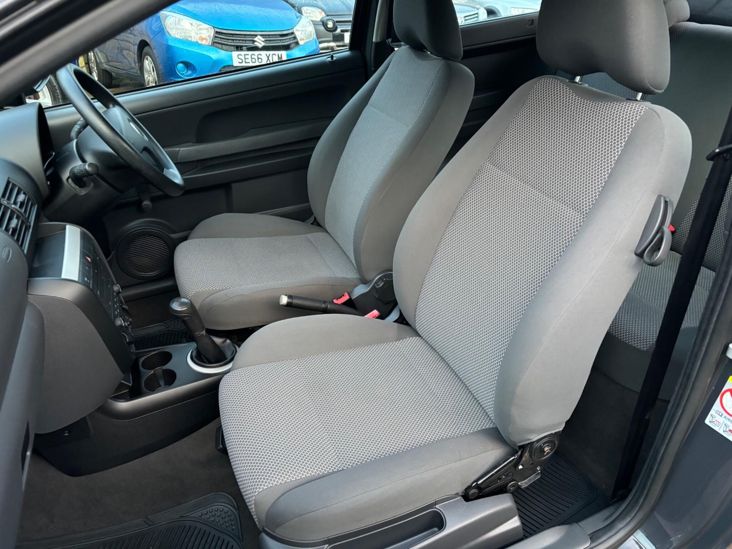 Used Volkswagen Fox 2011 for sale - 76989885: Photo 23