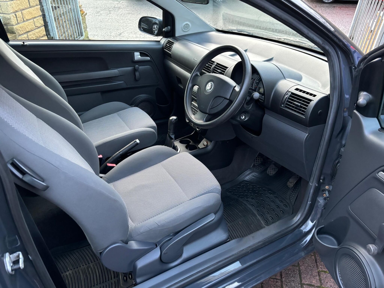 Used Volkswagen Fox 2011 for sale - 76989885: Photo 24