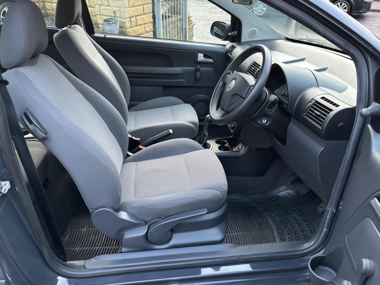 Used Volkswagen Fox 2011 for sale - 76989885: Photo 25