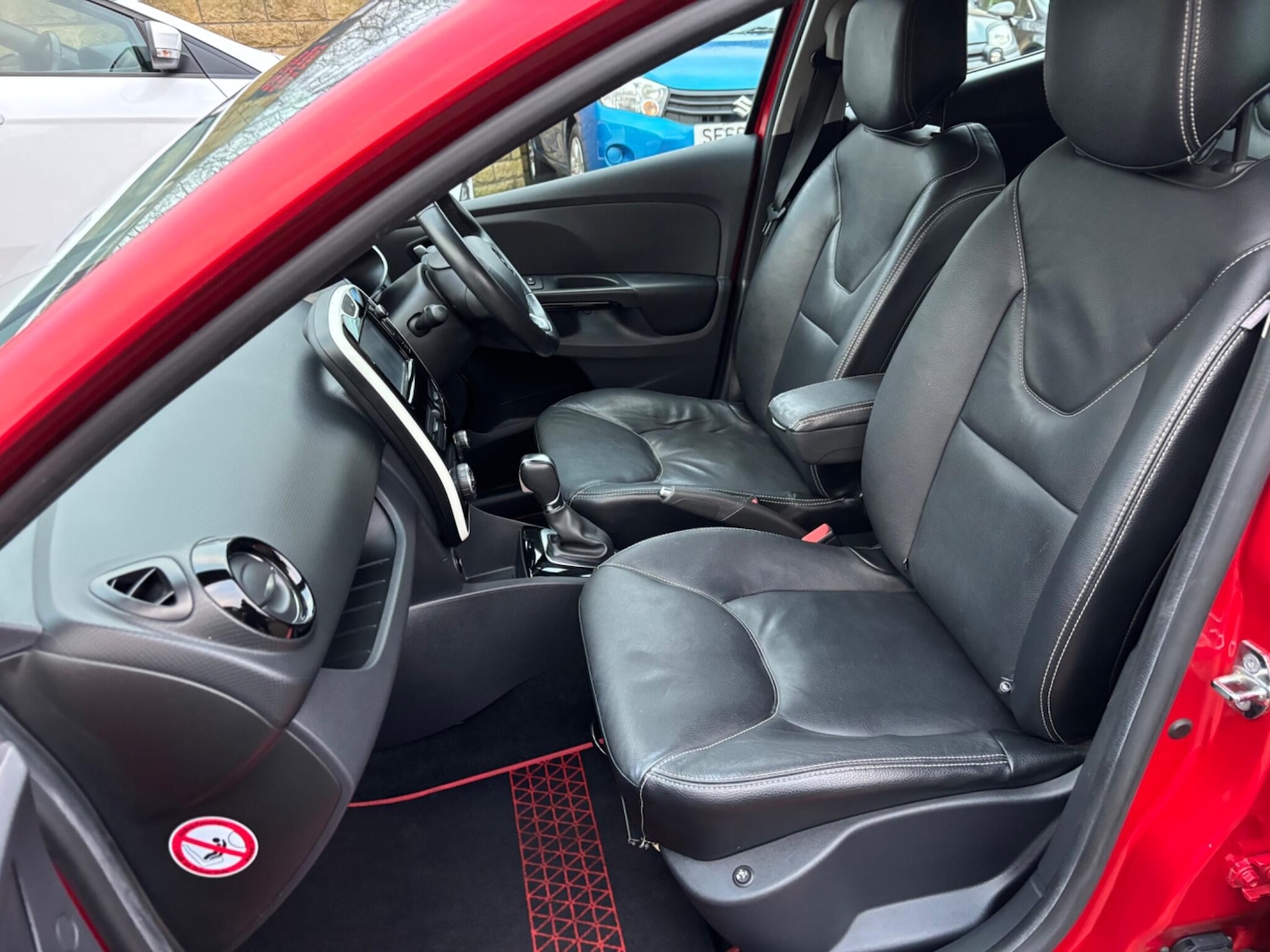 Used Renault Clio 2016 for sale - 76936117: Photo 29