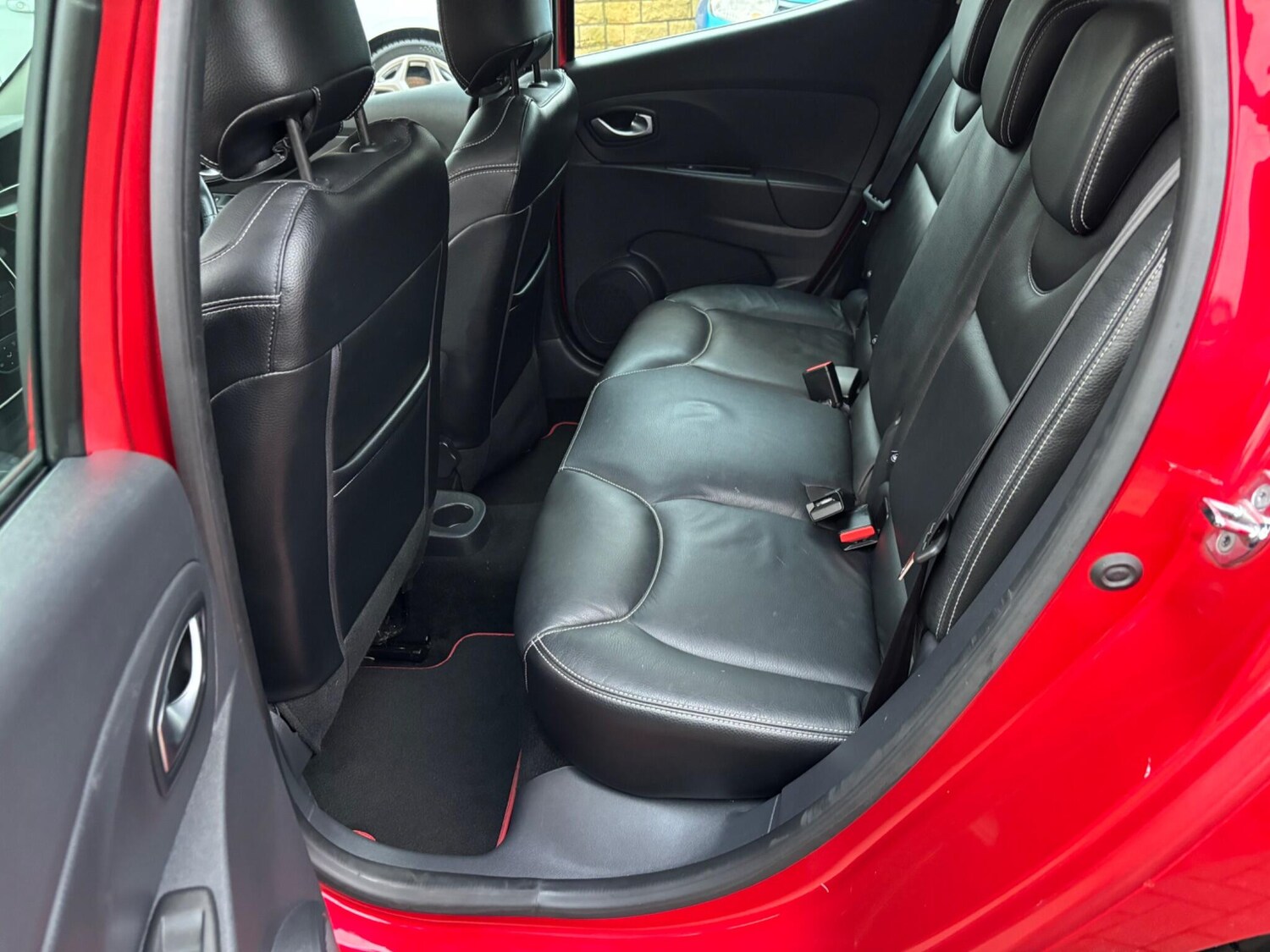 Used Renault Clio 2016 for sale - 76936117: Photo 30