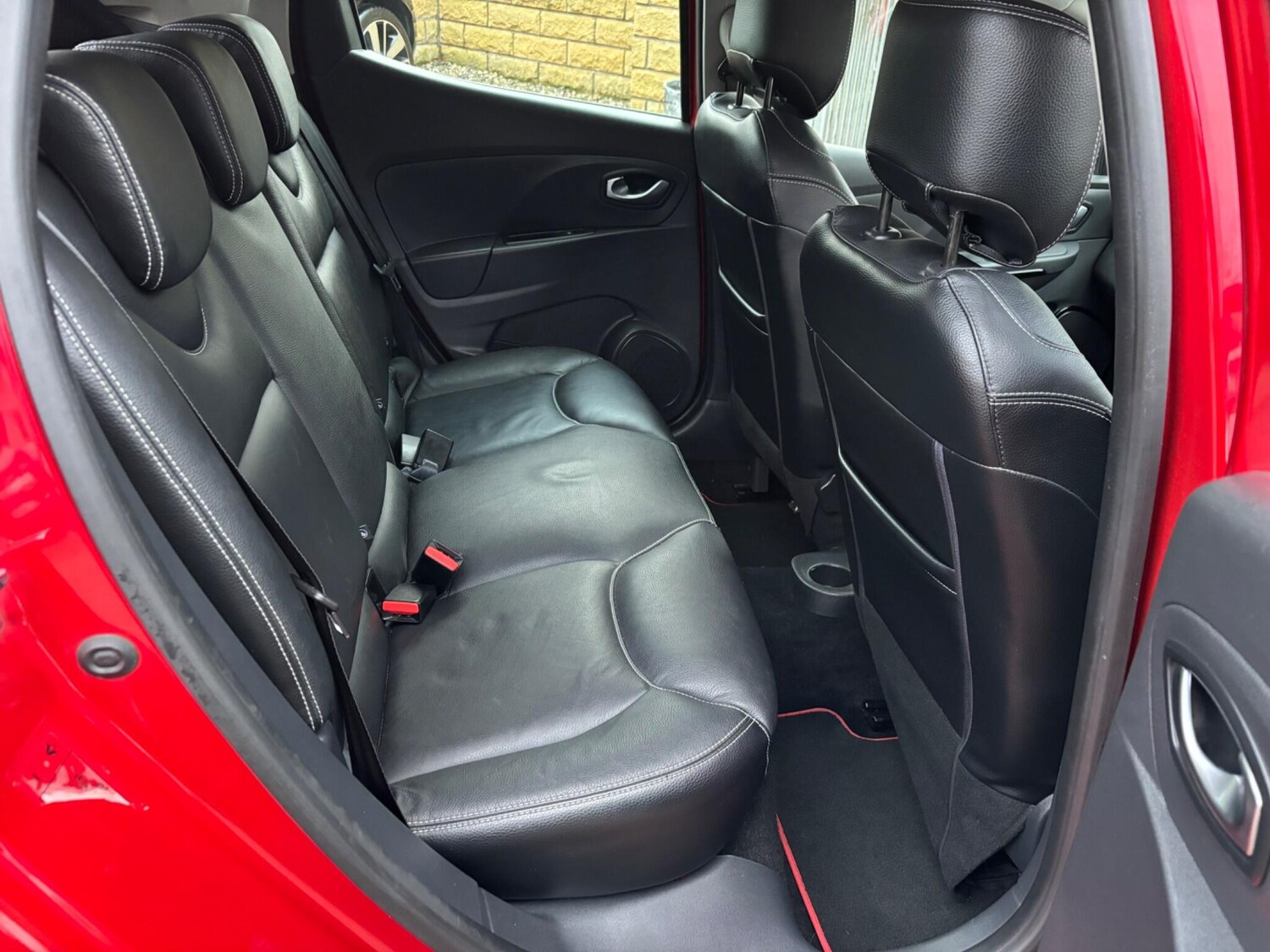 Used Renault Clio 2016 for sale - 76936117: Photo 32