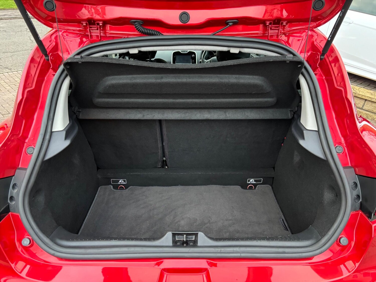 Used Renault Clio 2016 for sale - 76936117: Photo 34