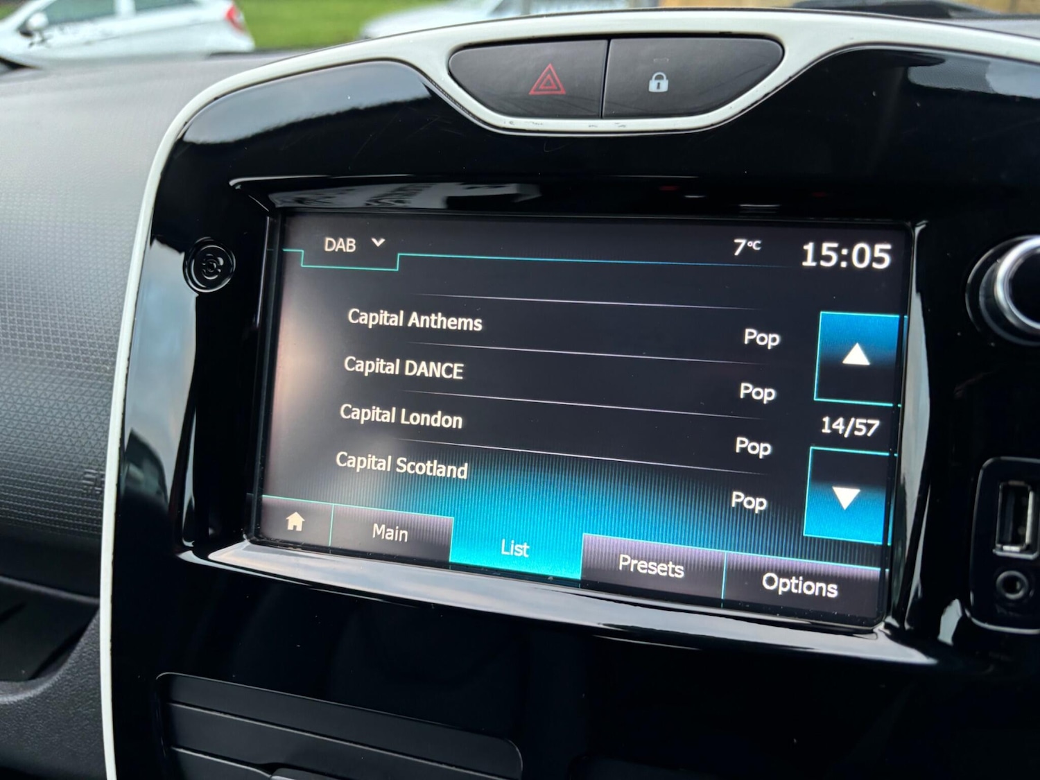 Used Renault Clio 2016 for sale - 76936117: Photo 39