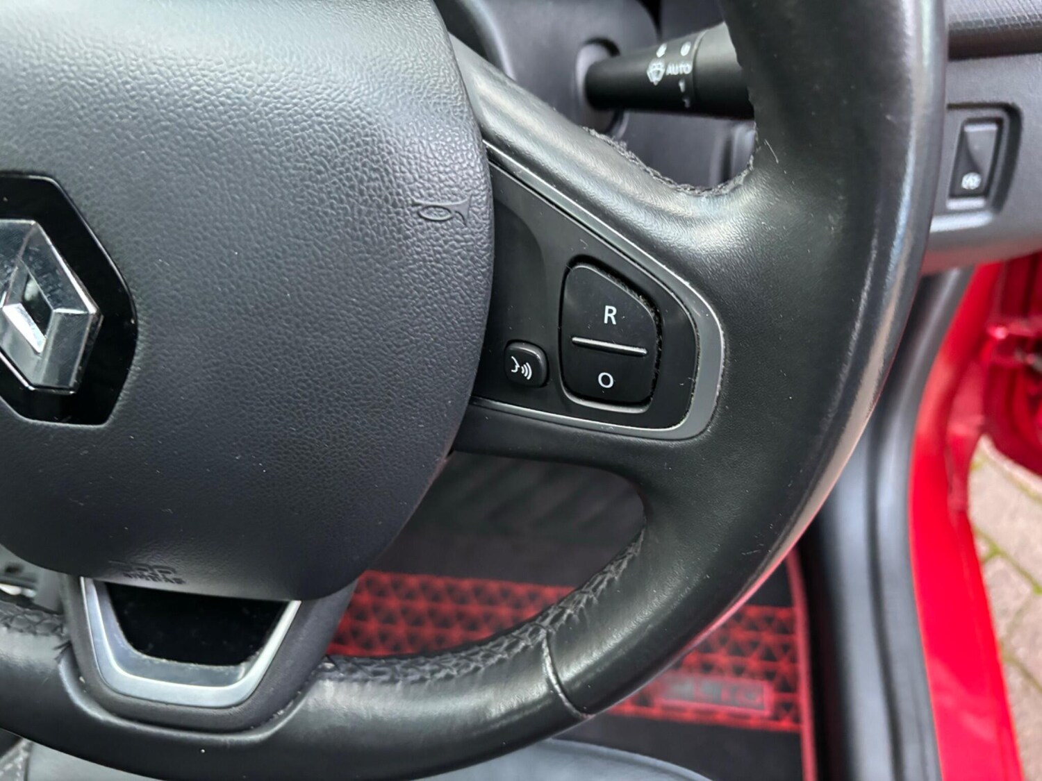 Used Renault Clio 2016 for sale - 76936117: Photo 44