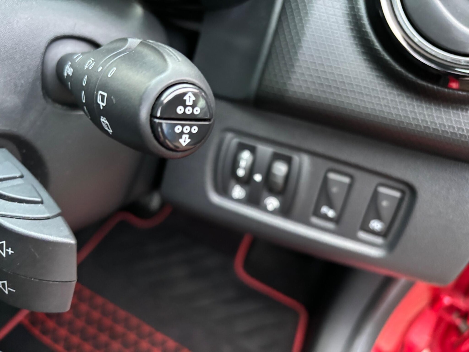 Used Renault Clio 2016 for sale - 76936117: Photo 50