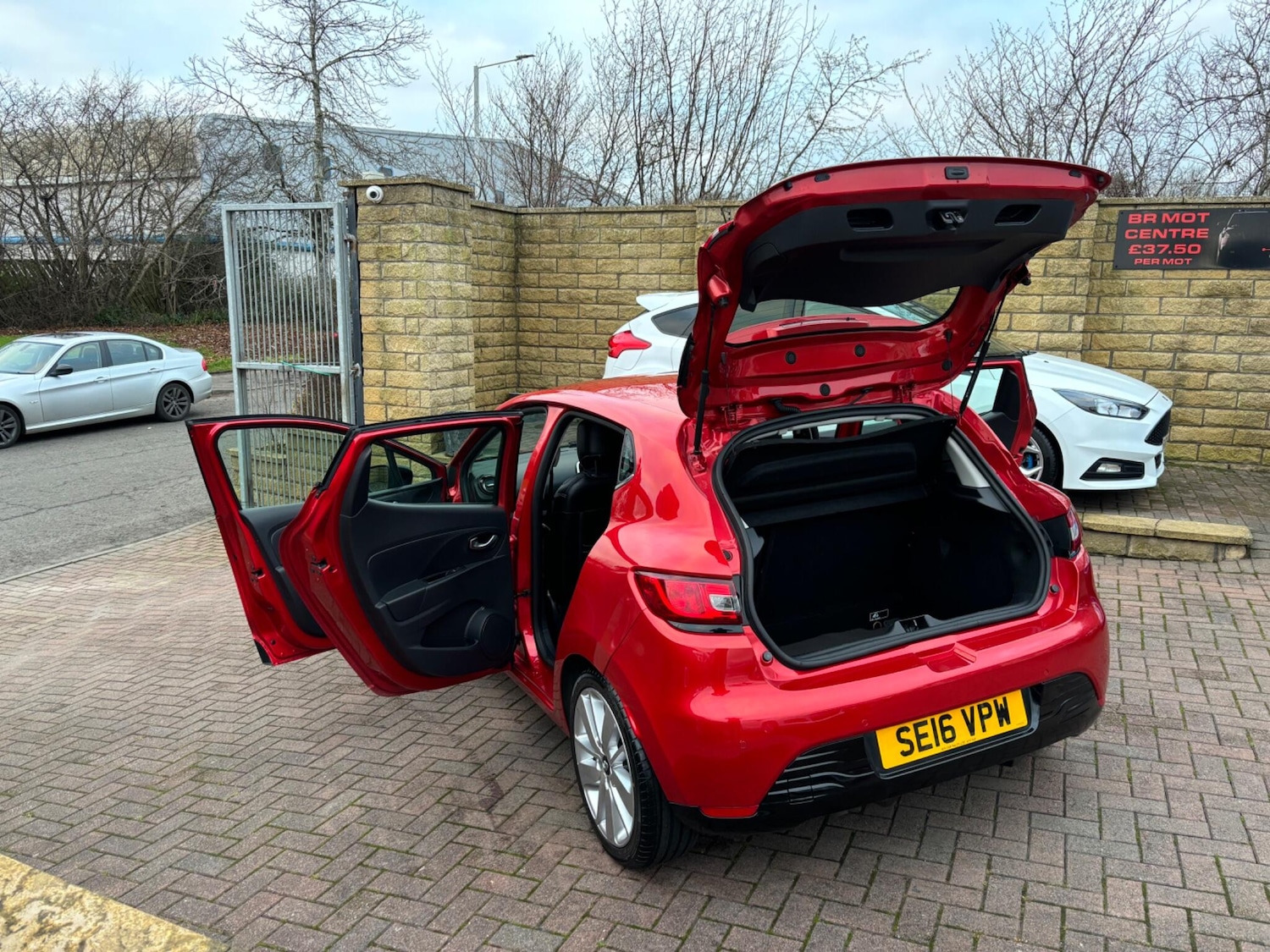 Used Renault Clio 2016 for sale - 76936117: Photo 72