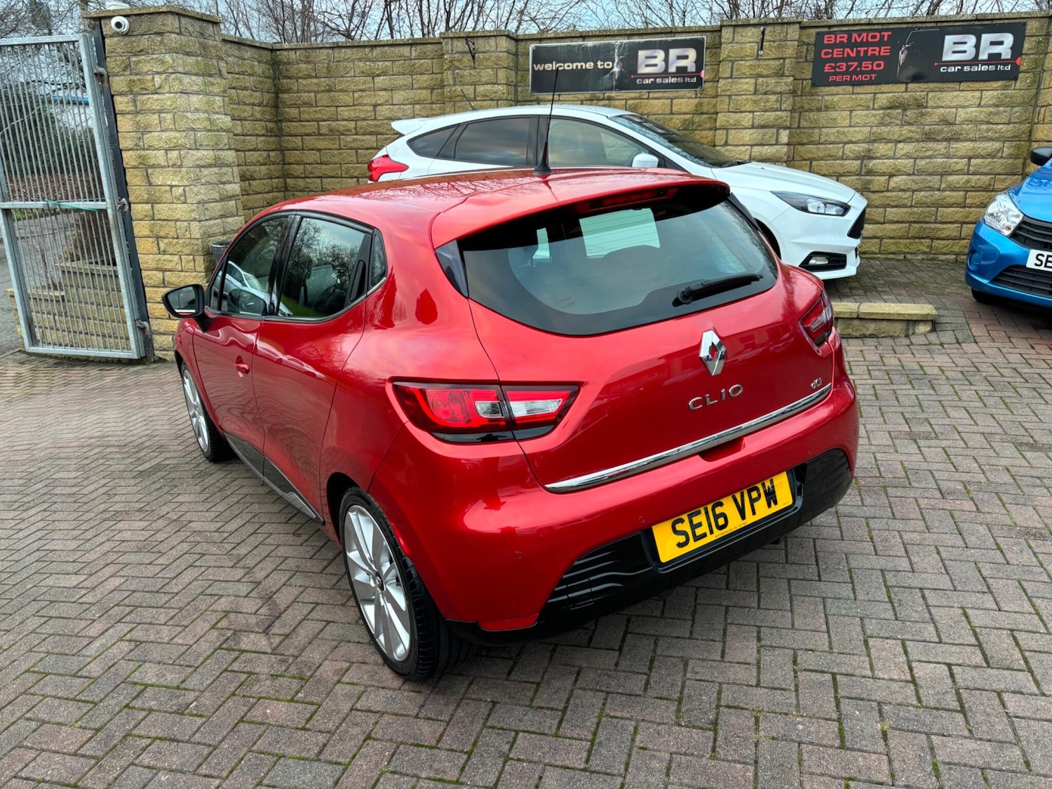 Used Renault Clio 2016 for sale - 76936117: Photo 8