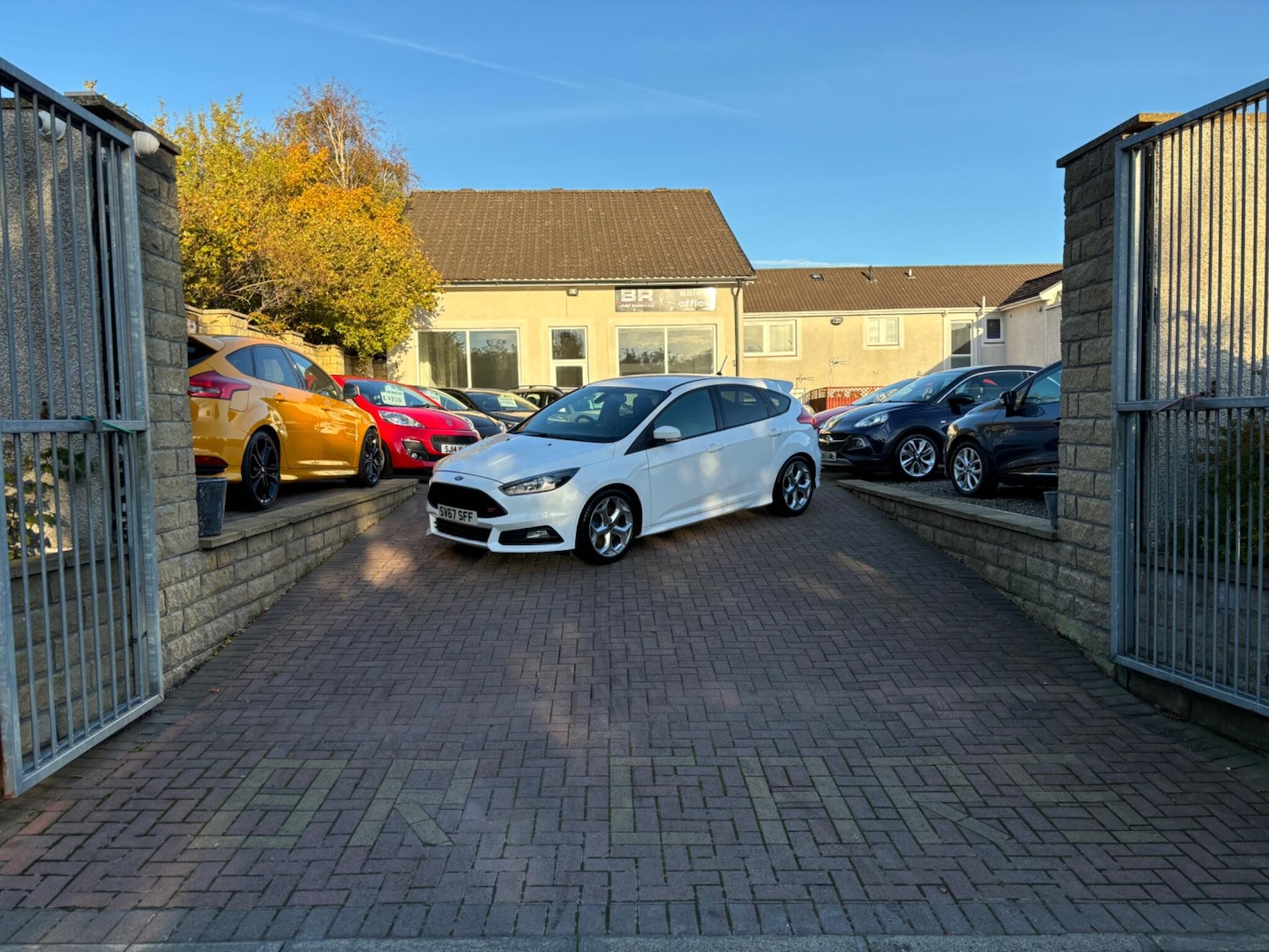 Used Ford Focus 2017 for sale - 76988607: Photo 3