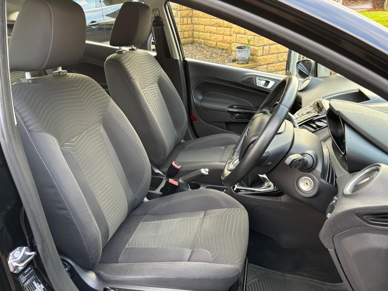 Used Ford Fiesta 2017 for sale - 76849697: Photo 25