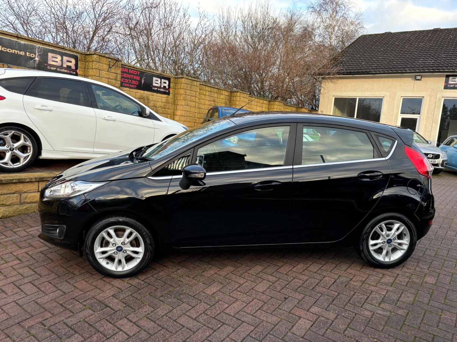 Used Ford Fiesta 2017 for sale - 76849697: Photo 6