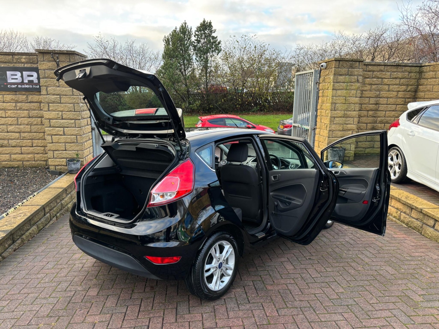 Used Ford Fiesta 2017 for sale - 76849697: Photo 67