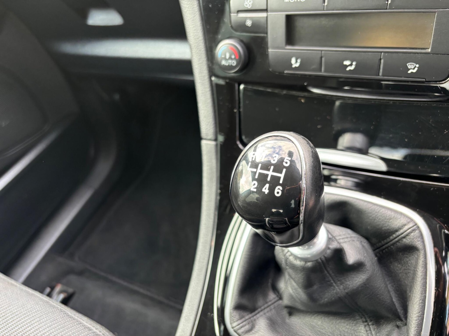 Used Ford Galaxy 2014 for sale - 75857862: Photo 47