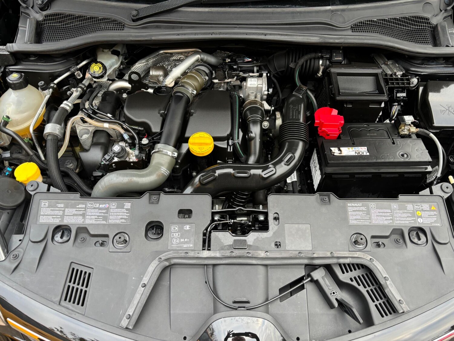 Used Renault Clio 2015 for sale - 76179731: Photo 24