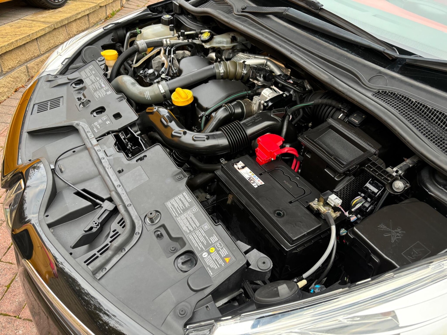 Used Renault Clio 2015 for sale - 76179731: Photo 25