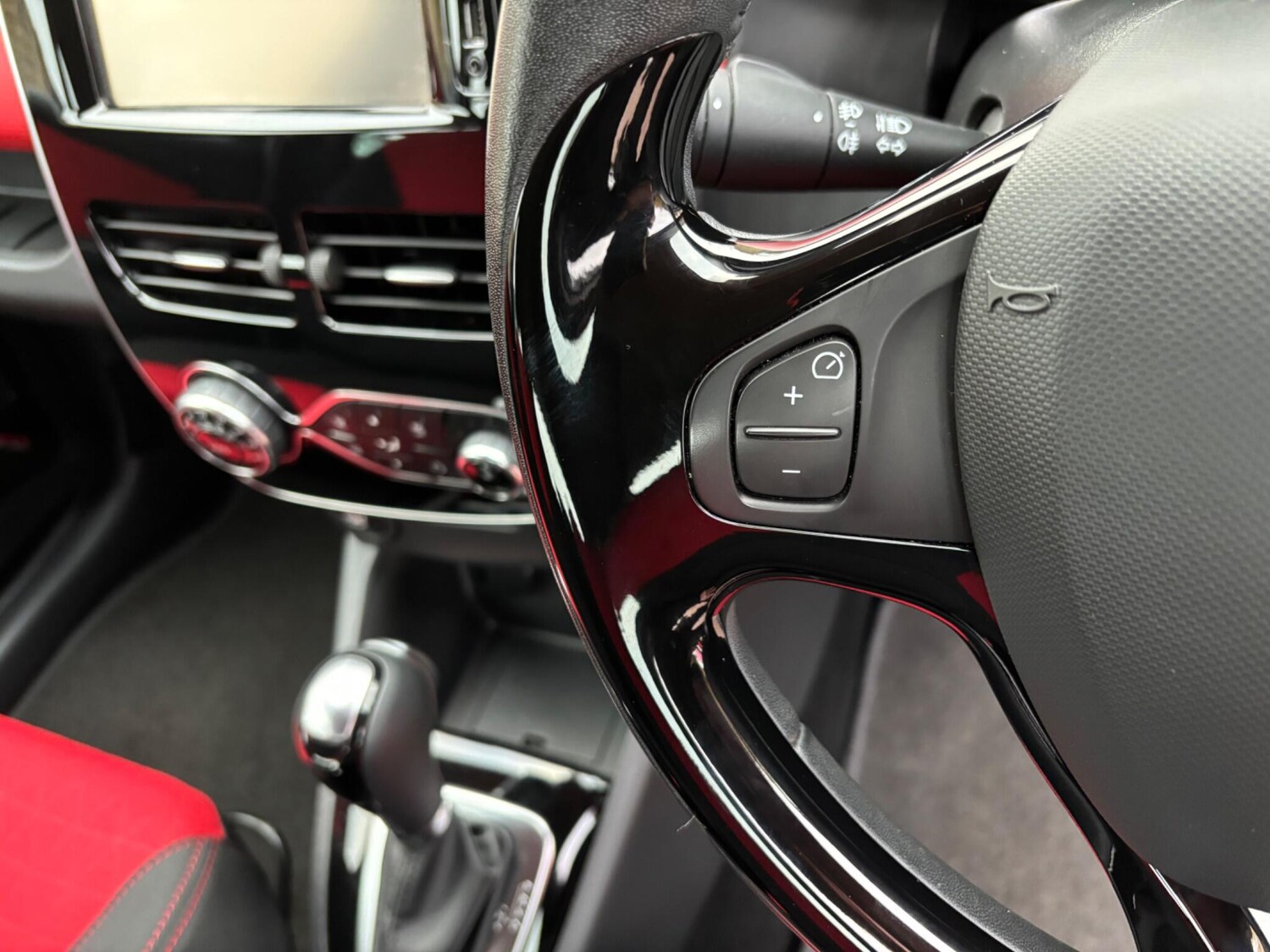 Used Renault Clio 2015 for sale - 76179731: Photo 42