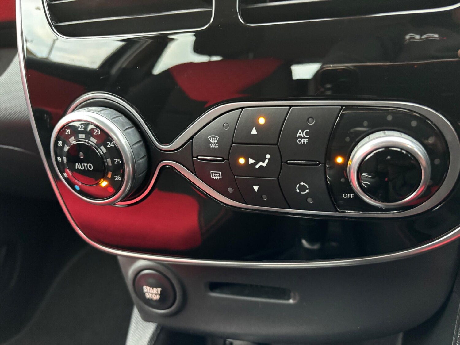 Used Renault Clio 2015 for sale - 76179731: Photo 45