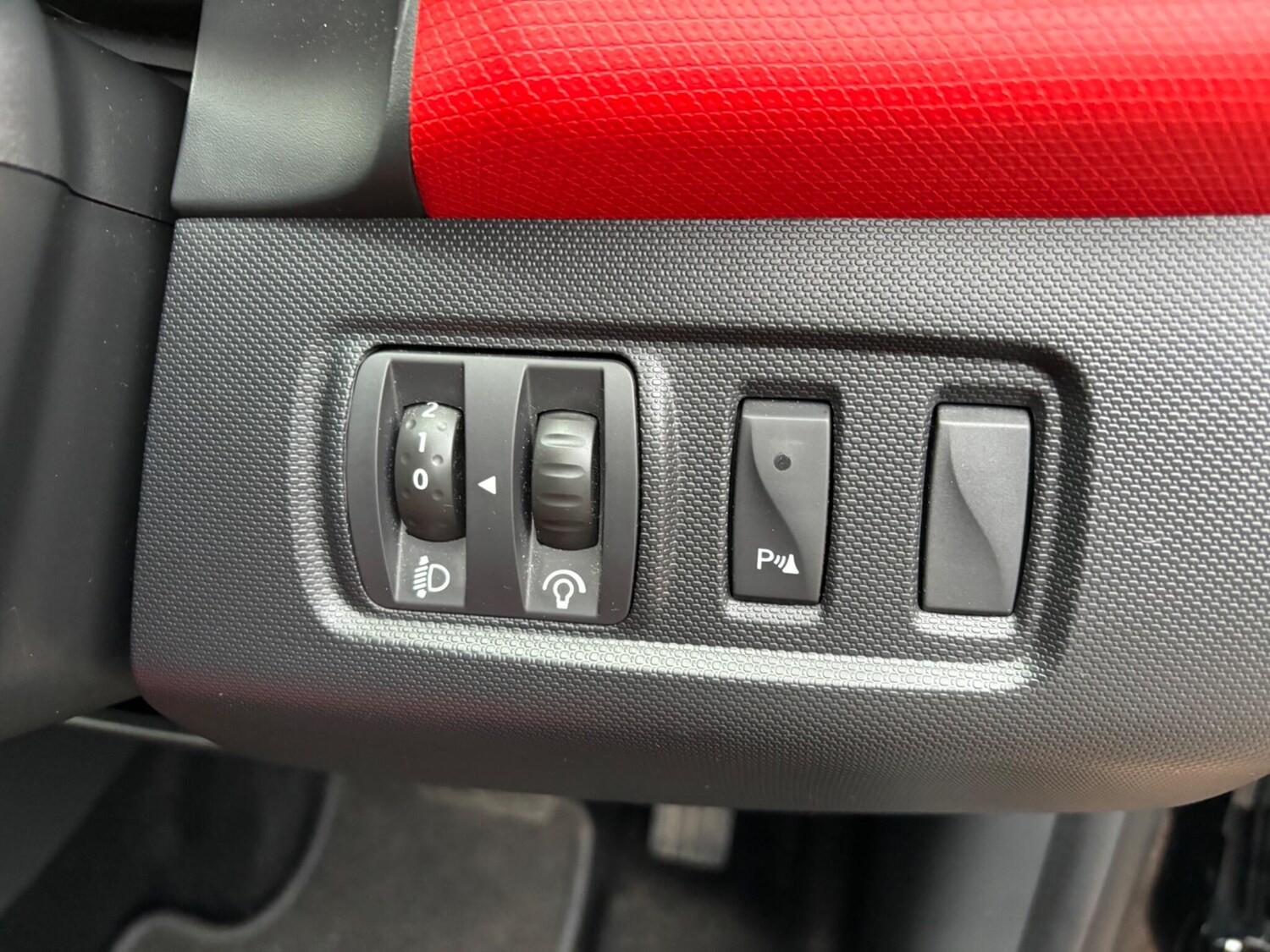 Used Renault Clio 2015 for sale - 76179731: Photo 51