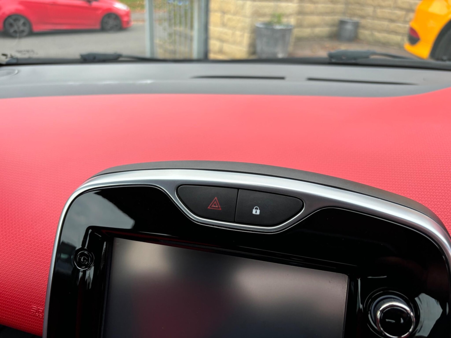 Used Renault Clio 2015 for sale - 76179731: Photo 55