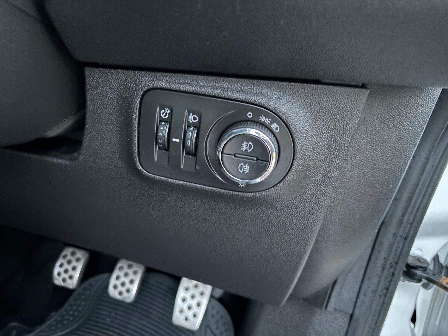 Used Vauxhall Corsa for sale - 77683173: Photo 42