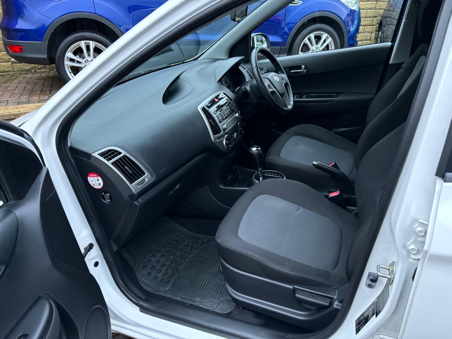 Used Hyundai i20 2014 for sale - 77203773: Photo 21