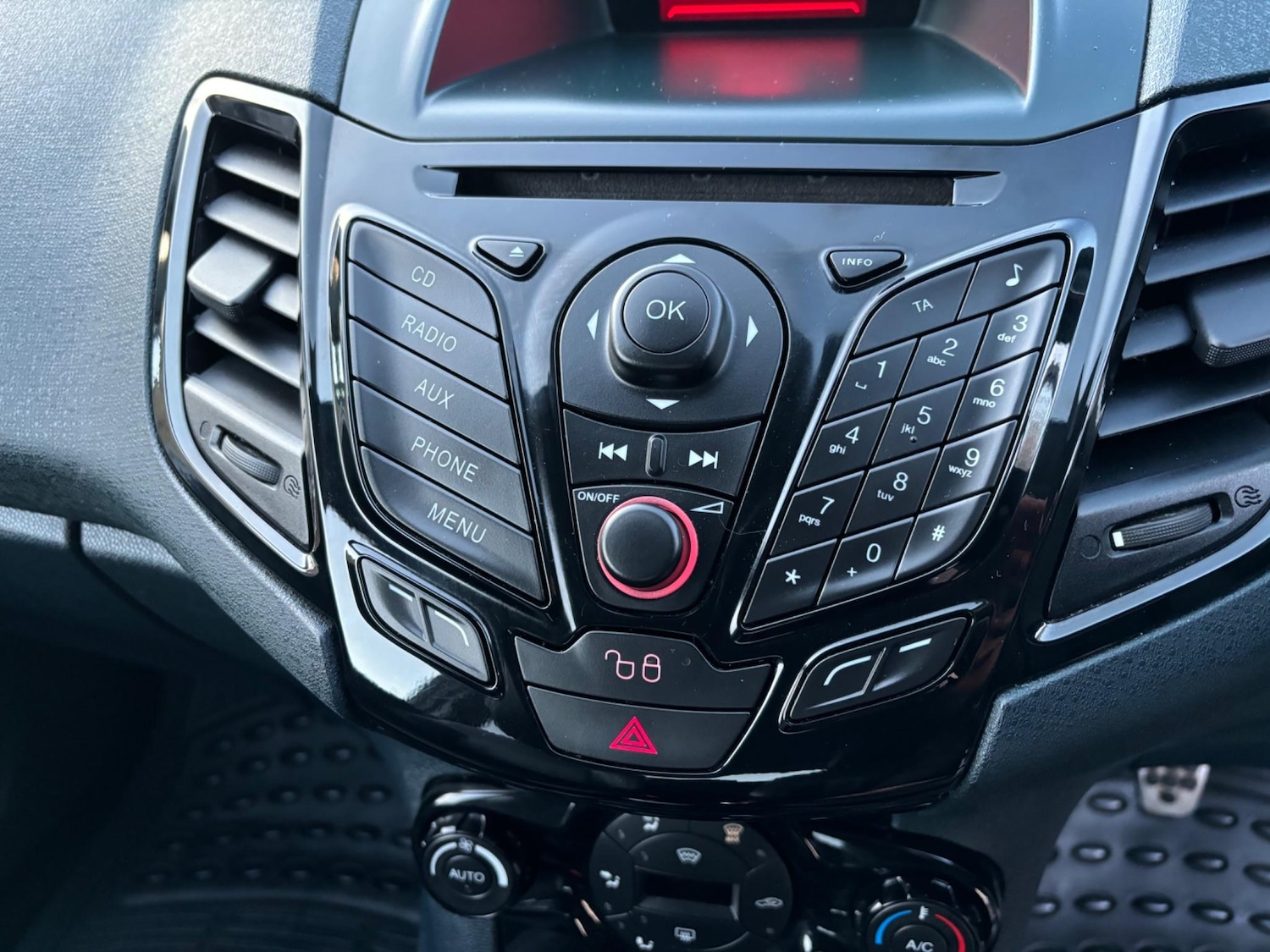 Used Ford Fiesta 2011 for sale - 76990956: Photo 39