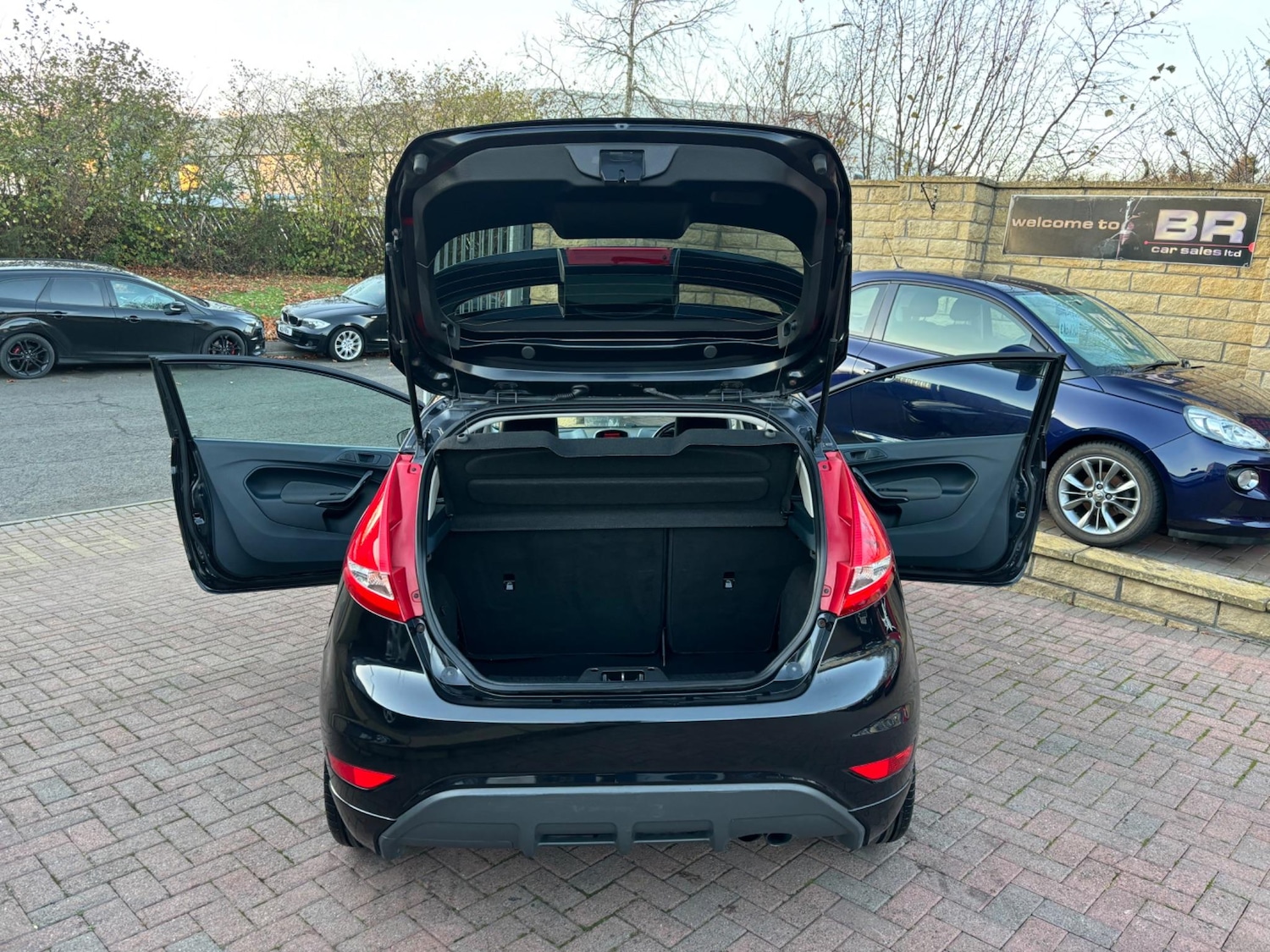 Used Ford Fiesta 2011 for sale - 76990956: Photo 64