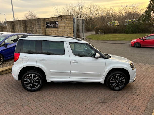 Used Skoda Yeti 2015 for sale - 74070073: Photo 14
