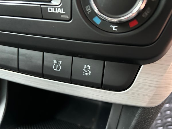 Used Skoda Yeti 2015 for sale - 74070073: Photo 46