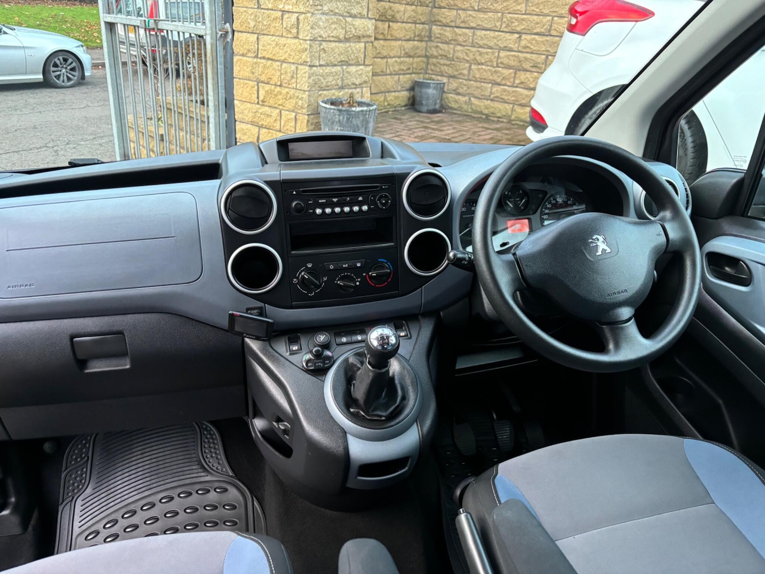 Used Peugeot Partner Tepee 2014 for sale - 76701699: Photo 22