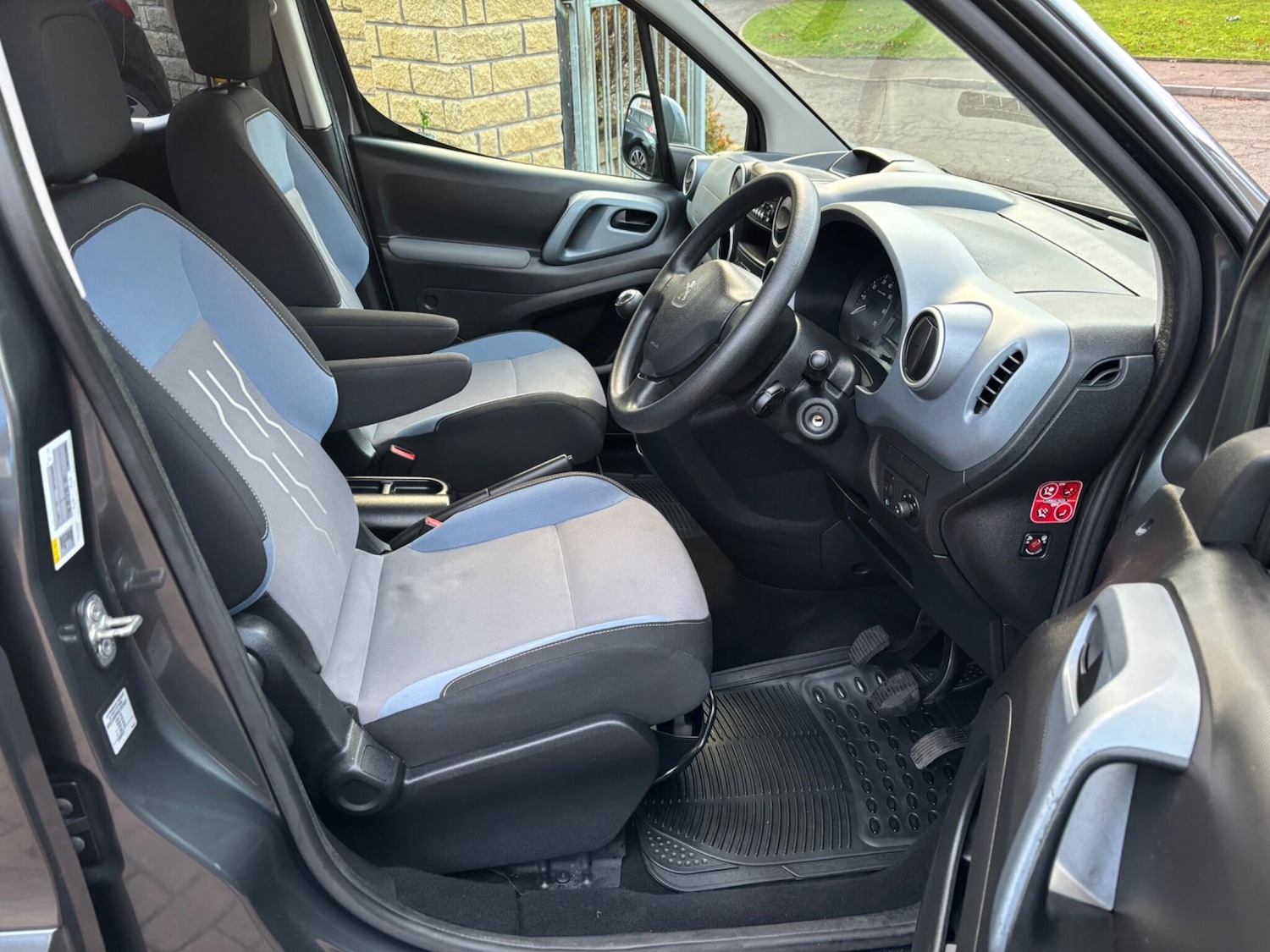 Used Peugeot Partner Tepee 2014 for sale - 76701699: Photo 24