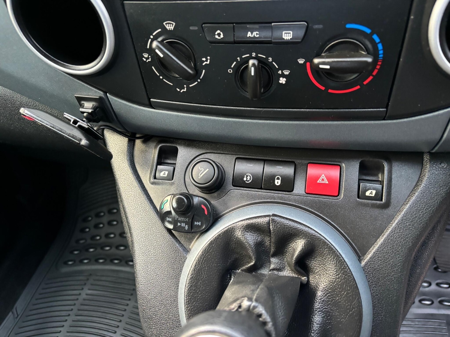 Used Peugeot Partner Tepee 2014 for sale - 76701699: Photo 46