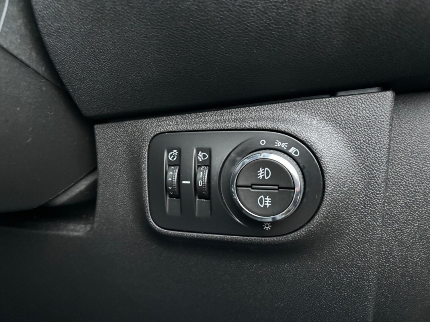 Used Vauxhall Corsa 2017 for sale - 76071481: Photo 40